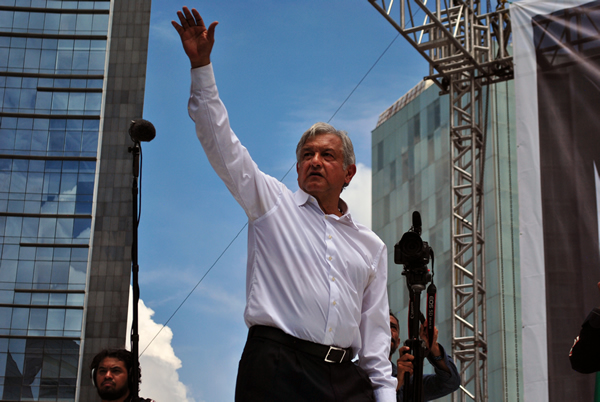 Andres_Manuel_Lopez_Obrador_insert_by_ProtoplasmaKid_via_Wikimedia_Commons
