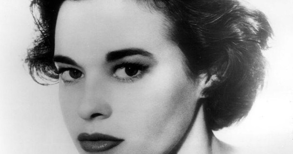 Gloria Vanderbilt dies at 95