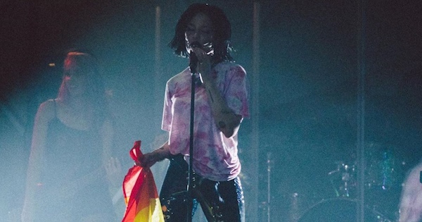 Halsey_Instagram_600_by_315