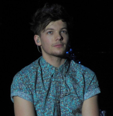 Louis Tomlinson responds to report gay sex rumors broke up One Direction