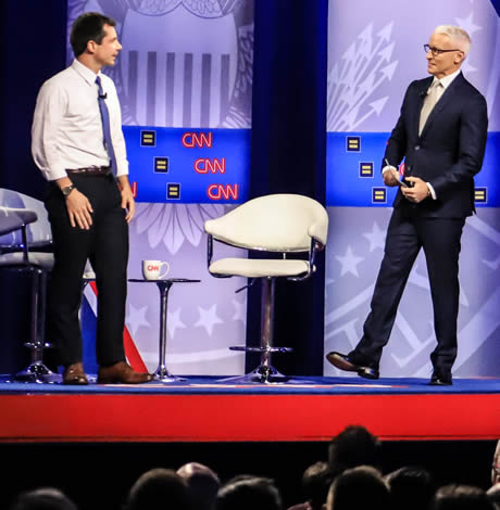 Pete_Buttigieg_and_Anderson_Cooper_460x470_(c)_Los_Angeles_Blade_by_Daniel_Sliwa
