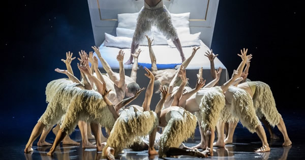 Swan_Lake_social_media_by_Craig_Schwartz_courtesy_Center_Theatre_Group