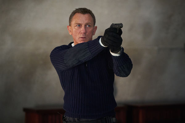 Daniel_Craig_in_No_Time_to_Die_insert_by_Nicola_Dove_for_United_Artists_Releasing