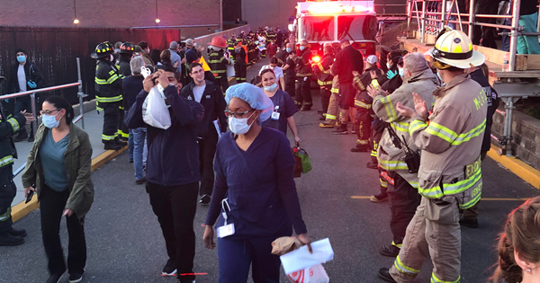 Firefighters_applaud_New_York_City_health_care_workers_social_media