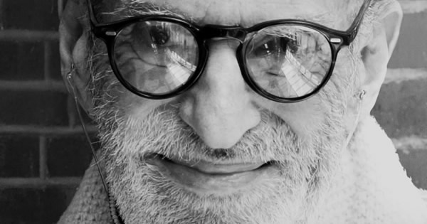 Larry_Kramer_social_media_by_Jean_Carlomusto_courtesy_Farrar_Straus_Giroux