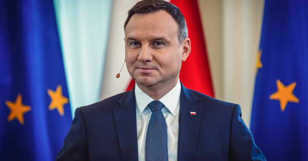 Andrzej_Duda_social_media_by_Fotokon_for_Bigstock