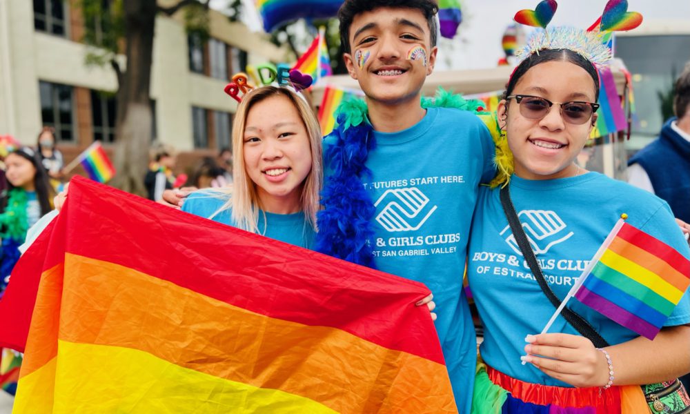 High School student defies DeSantis & teaches a class in LGBTQ+ history