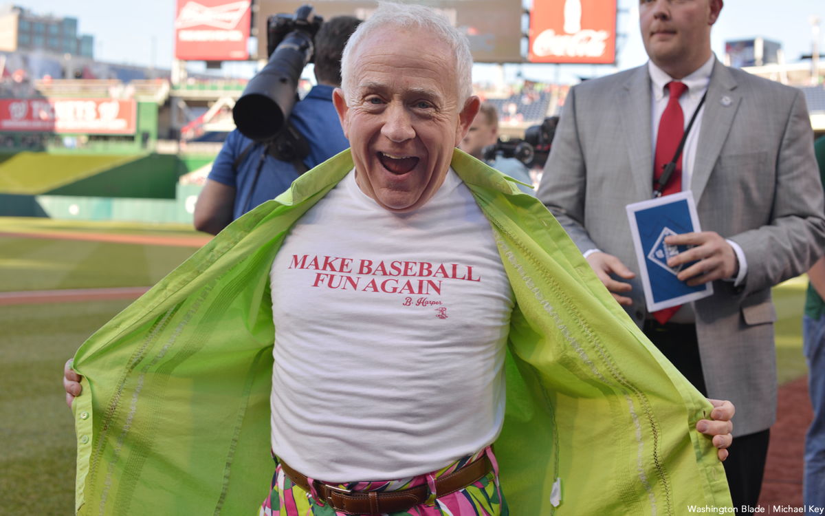 grava A menudo hablado Adaptación Out actor Leslie Jordan dies in Hollywood car crash