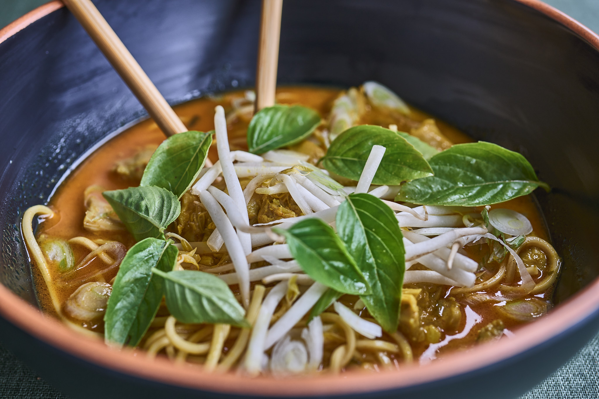 Kanes Cuisine: Spicy chicken curry ramen-noodle soup