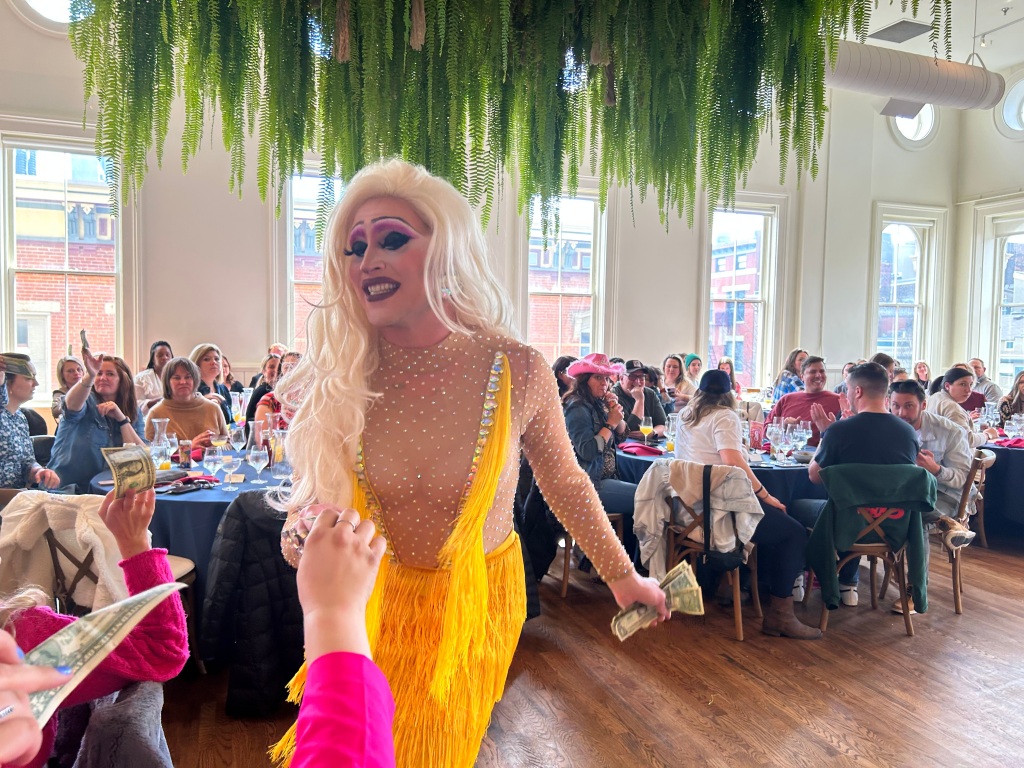 As threats swell, Cincinnatis drag performers pushback photo