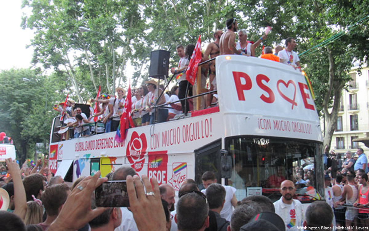 20170701_PSOE_bus_in_Madrid_World_Pride_insert_c_Washington_Blade_by_Michael_K_Lavers